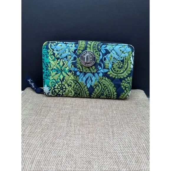 Vera Bradley Turn Key and Zip around Wallet Caribbean Sea Design - Picture 1 of 9
